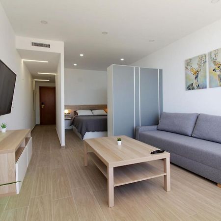 Апартаменты Apartamento Las Palmeras Фуэнхирола Экстерьер фото
